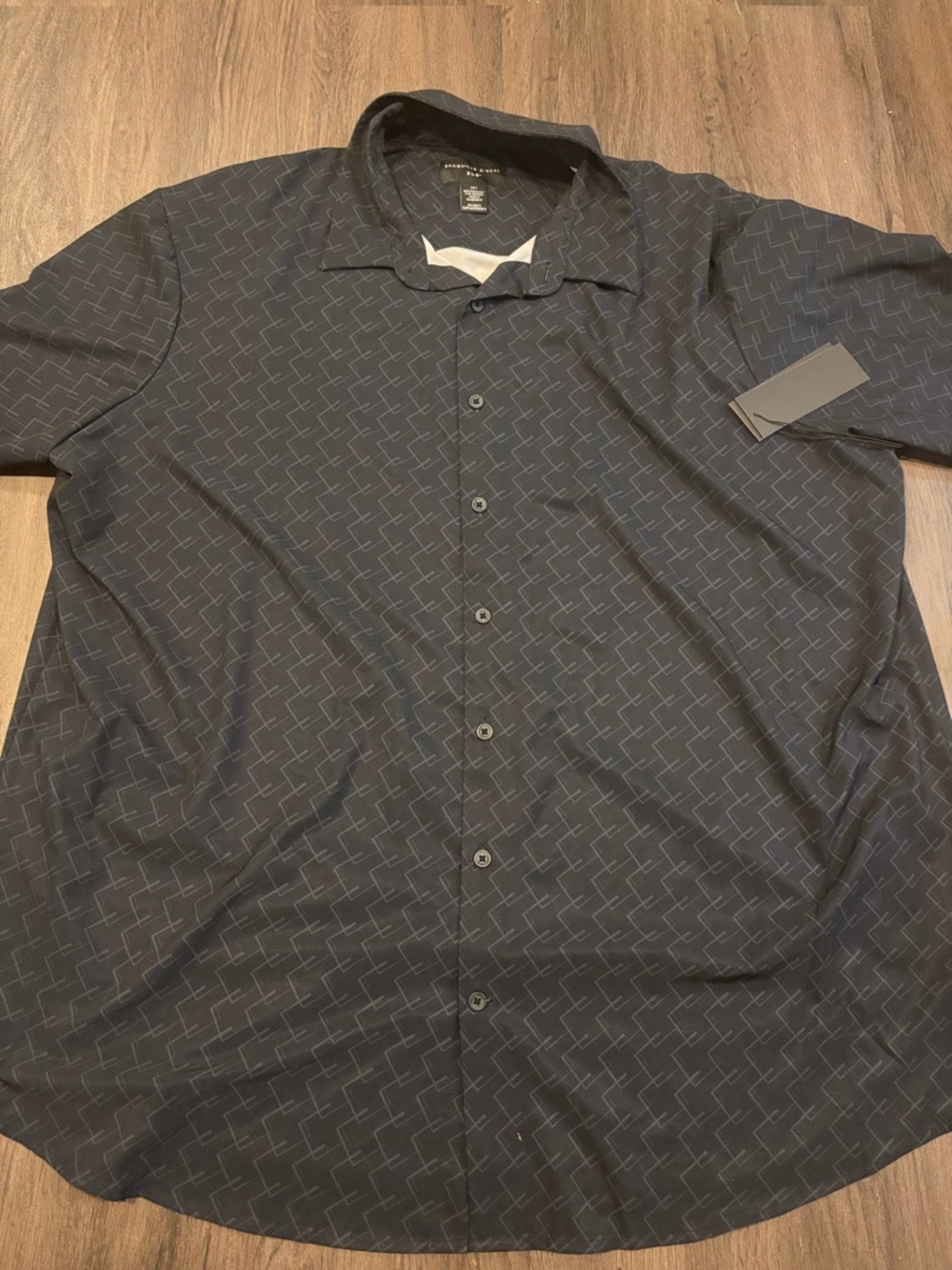 Shaquille O’Neal Men's Black Short-Sleeve Button-Down Shirt with Geometric Print